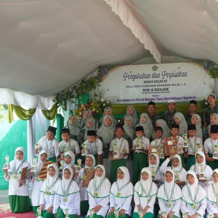 Pengukuhan & Perpisahan Siswa-Siswi MIN 15 Banjar Bawahan Seberang